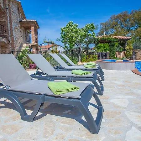 Apartament Manuel Ii *